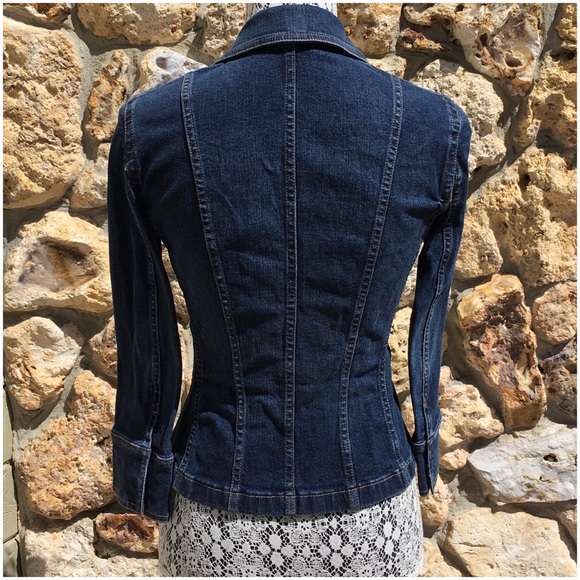 Tahari Jean Jacket, XS with blue flowers buttons - Picture 6 of 6